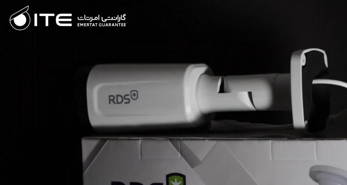 دوربین مداربسته 5 مگاپیکسل RDS مدل ACM510-ZUL دارای بدنهای از جنس فلز و درجه حفاظتی IP66 است که آن را برای نصب در فاضی باز مناسب میکند.